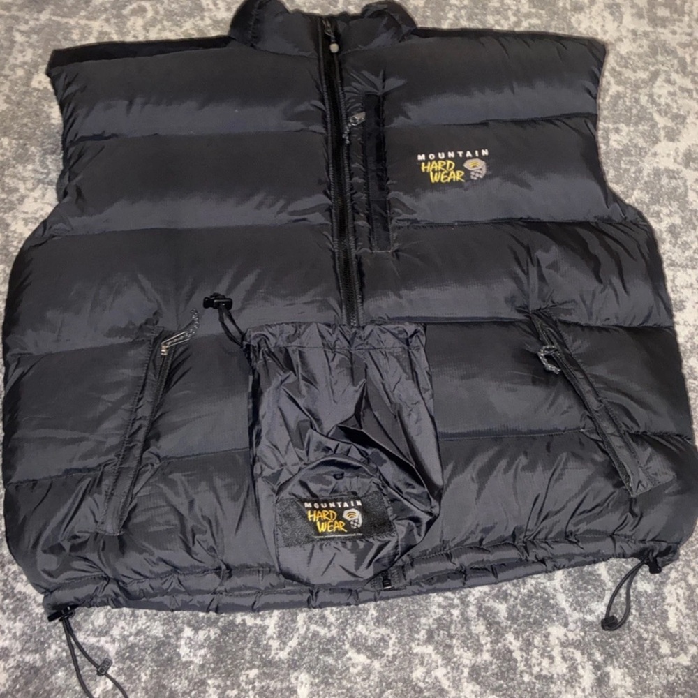 MOUNTAIN HARDWEAR 650 SUBZERO DOWN VEST WORN 2-3 TIMES WITH BAG